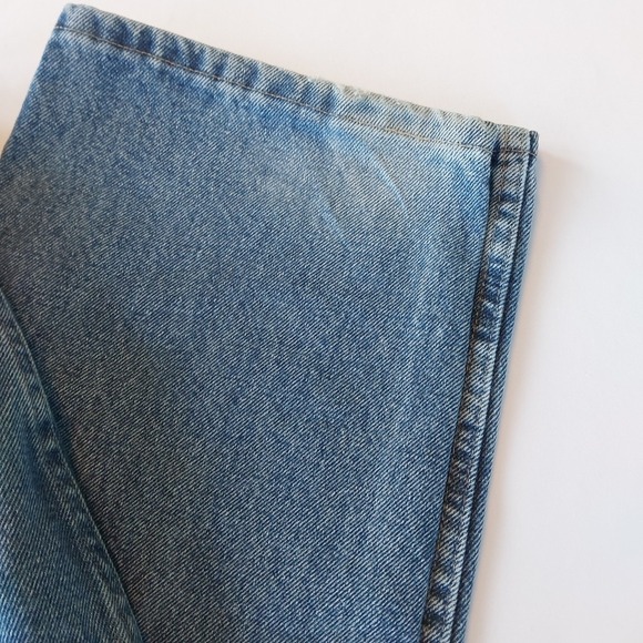 Wrangler Authentic Men's size 40x32 Med Wash Blue Denim Jeans Straight Reg Fit - Picture 6 of 9